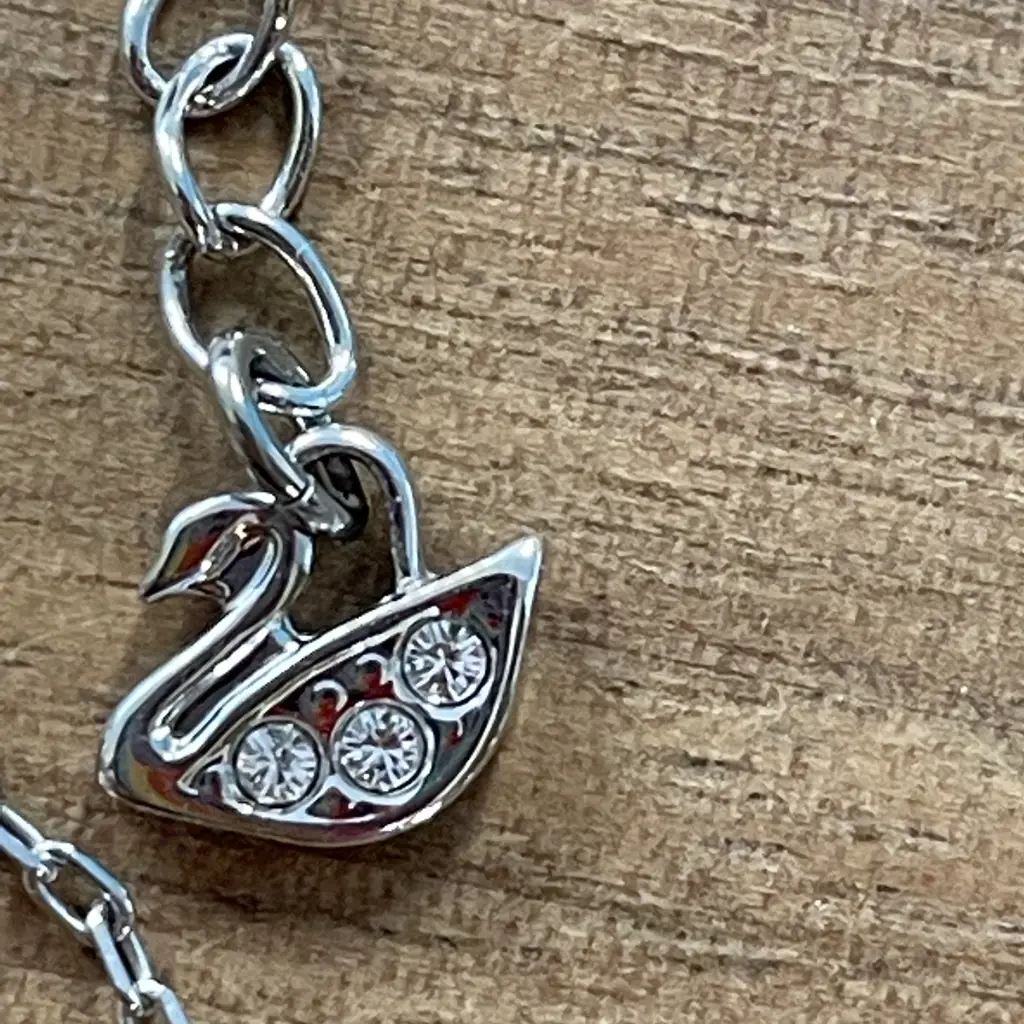 Swarovski Necklace with pendant. F/N1LJBSM Image 1++