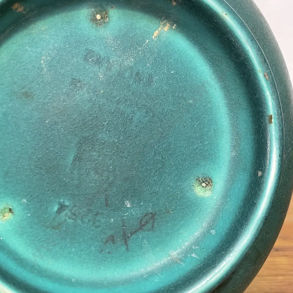 Wedgwood Vase, hand painted Image 1++