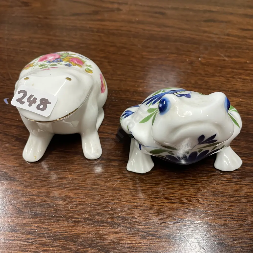 Ceramic Frog Ornaments x 2 Image 1++