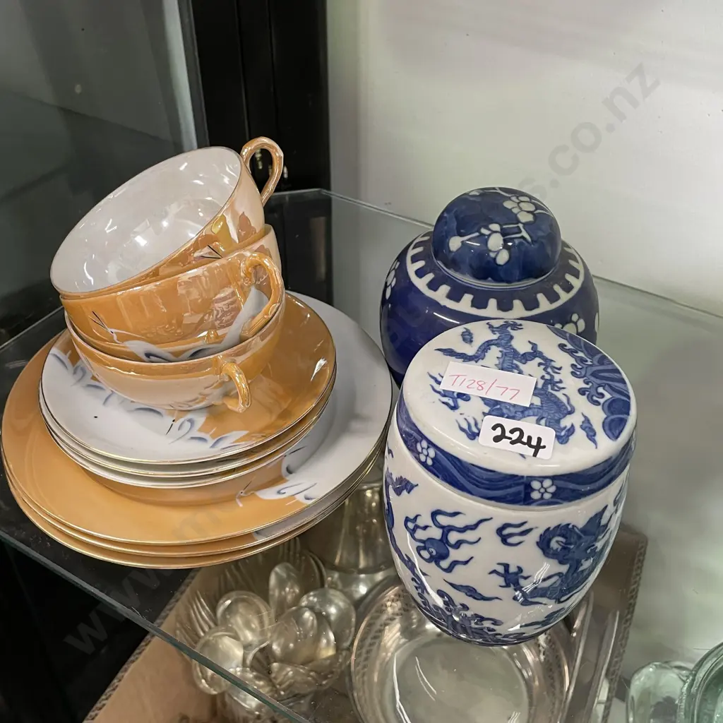 Assorted collectable items including 3 x egg shell Heron trios Image 1++