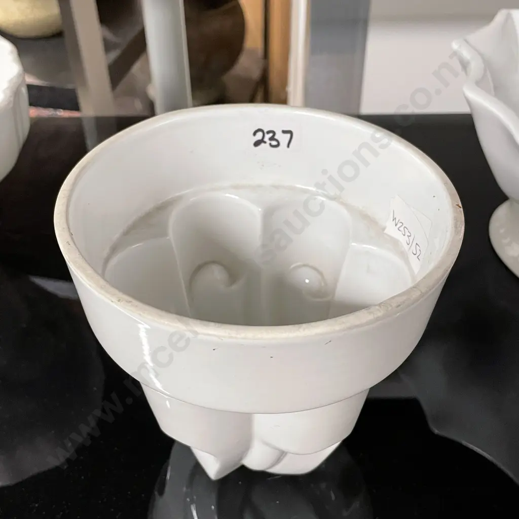 Vintage Ceramic Jelly Mould Image 1++
