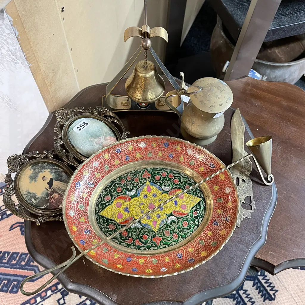 Assorted Collectable Brassware Image 1++