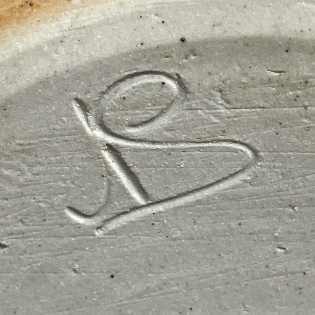 NZ Hand potted lidded cannister. Signed. Perhaps Jenny Shearer. H11cm Dia12cm Image 1++