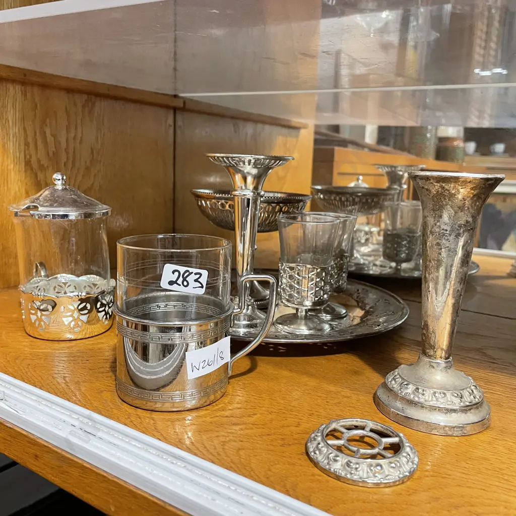 Assorted Silver and glass ware Image 1++