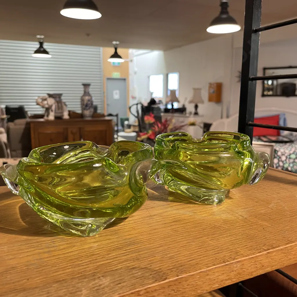 Pair of Art Glass Bowls. Irredescent lime colour. Dia14cm Image 1++