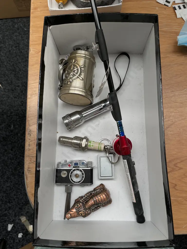 Assortment of Collectable Vintage Lighters Image 1++