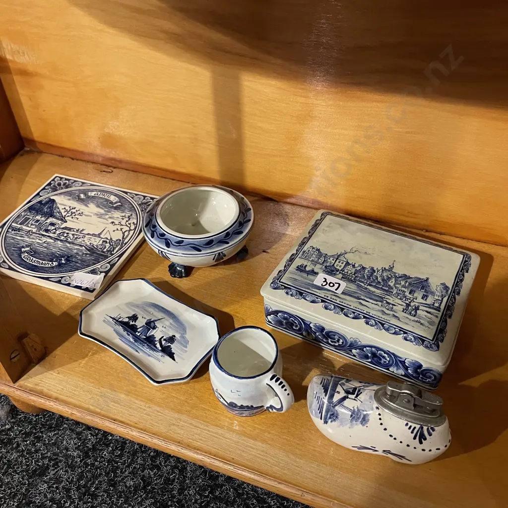 Collection of Blue and White Delfts Image 1++