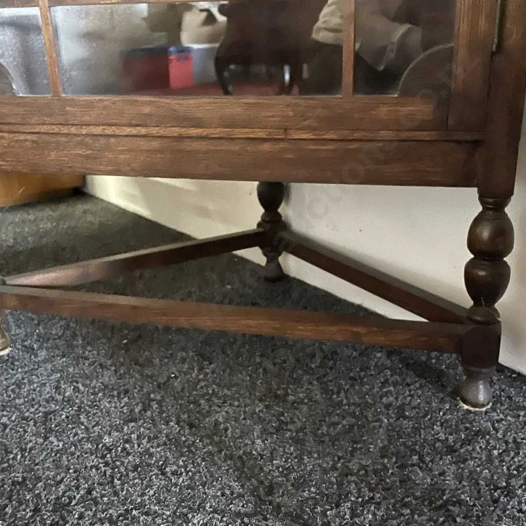 Vintage Tri Footed Oak Glass Front Corner Unit. SIngle Glass door, 2 internal Shelves, can be Floor or Wall Mounted. Image 1++