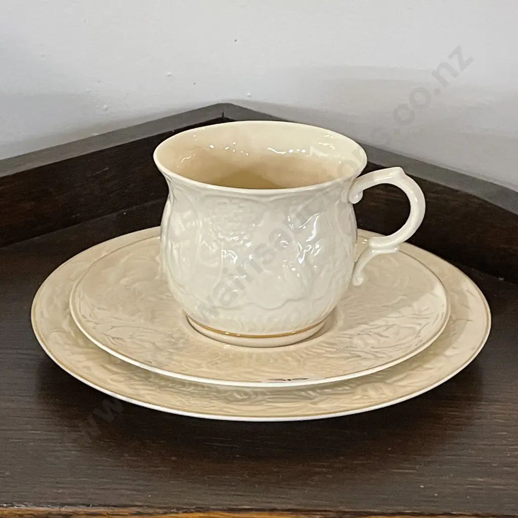 Belleek Trio "Serenity" Image 1++