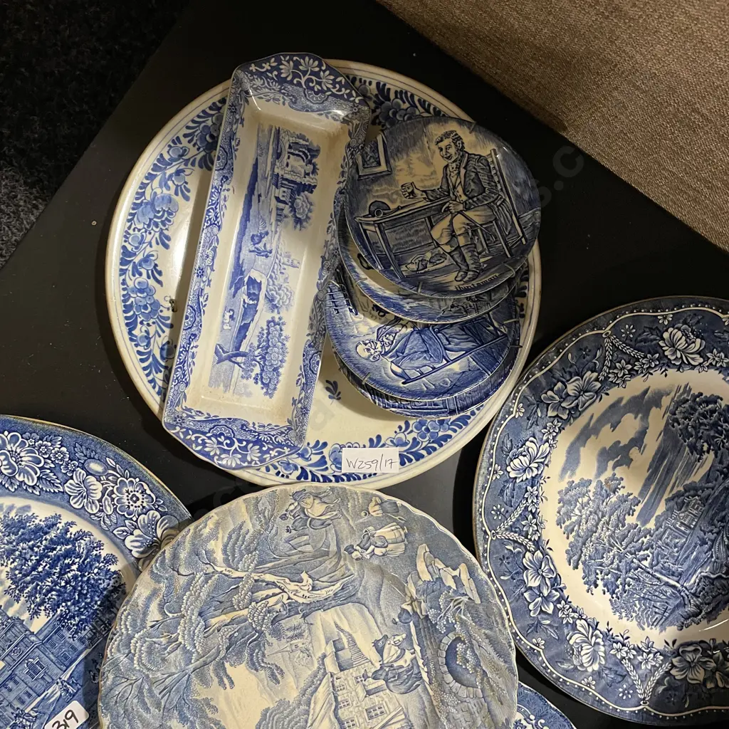 Assorted English flow blue and white plates and dishes, including Wedgwood etc Image 1++