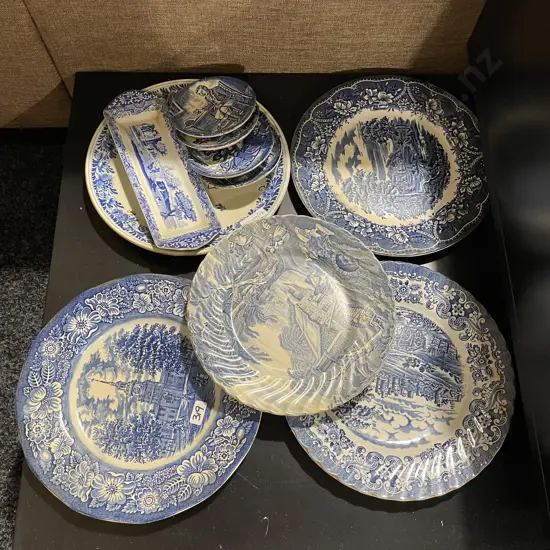 Assorted English flow blue and white plates and dishes, including Wedgwood etc