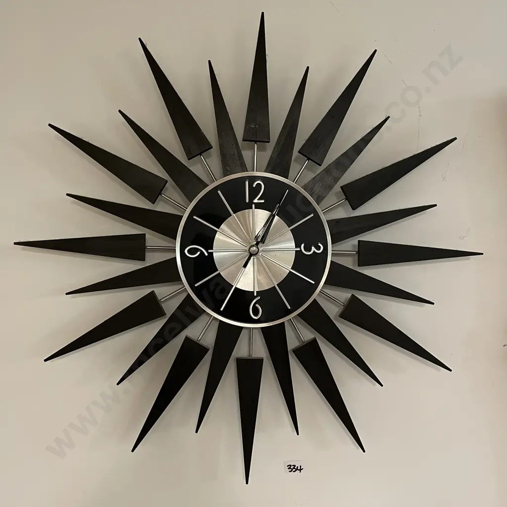 Battery Operated Starburst Clock, Dia 50cm Image 1++
