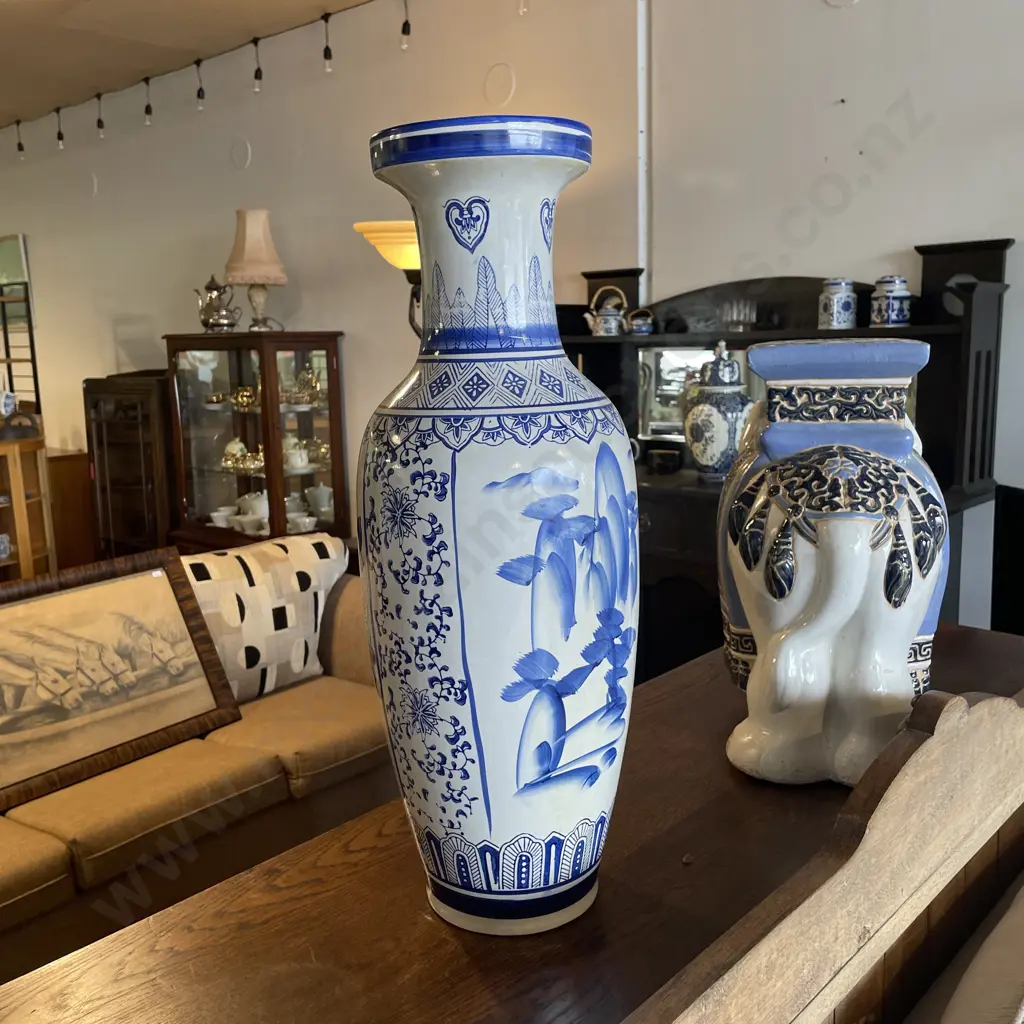 Large Vintage Chinoiserie Flow blue and white Porcelain Baluster Floor Vase. H60cm Image 1++