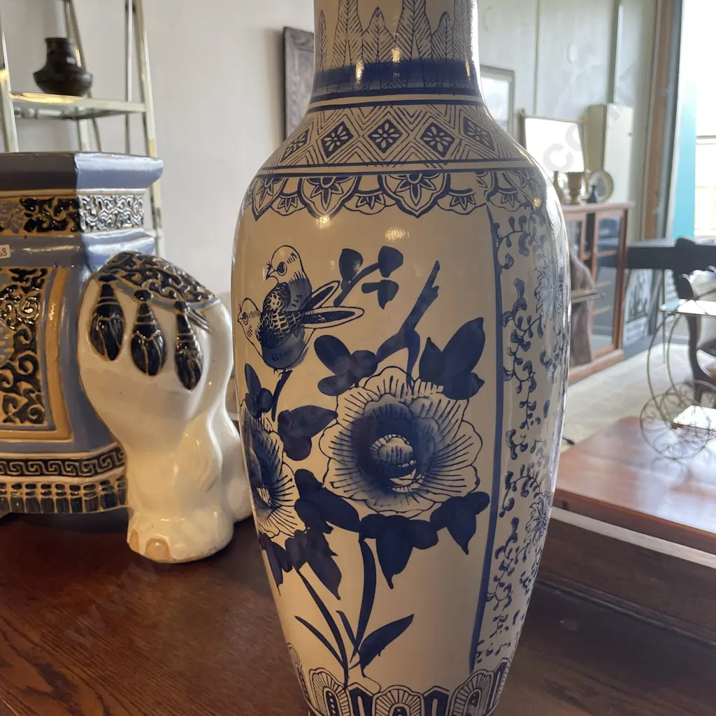 Large Vintage Chinoiserie Flow blue and white Porcelain Baluster Floor Vase. H60cm Image 1++