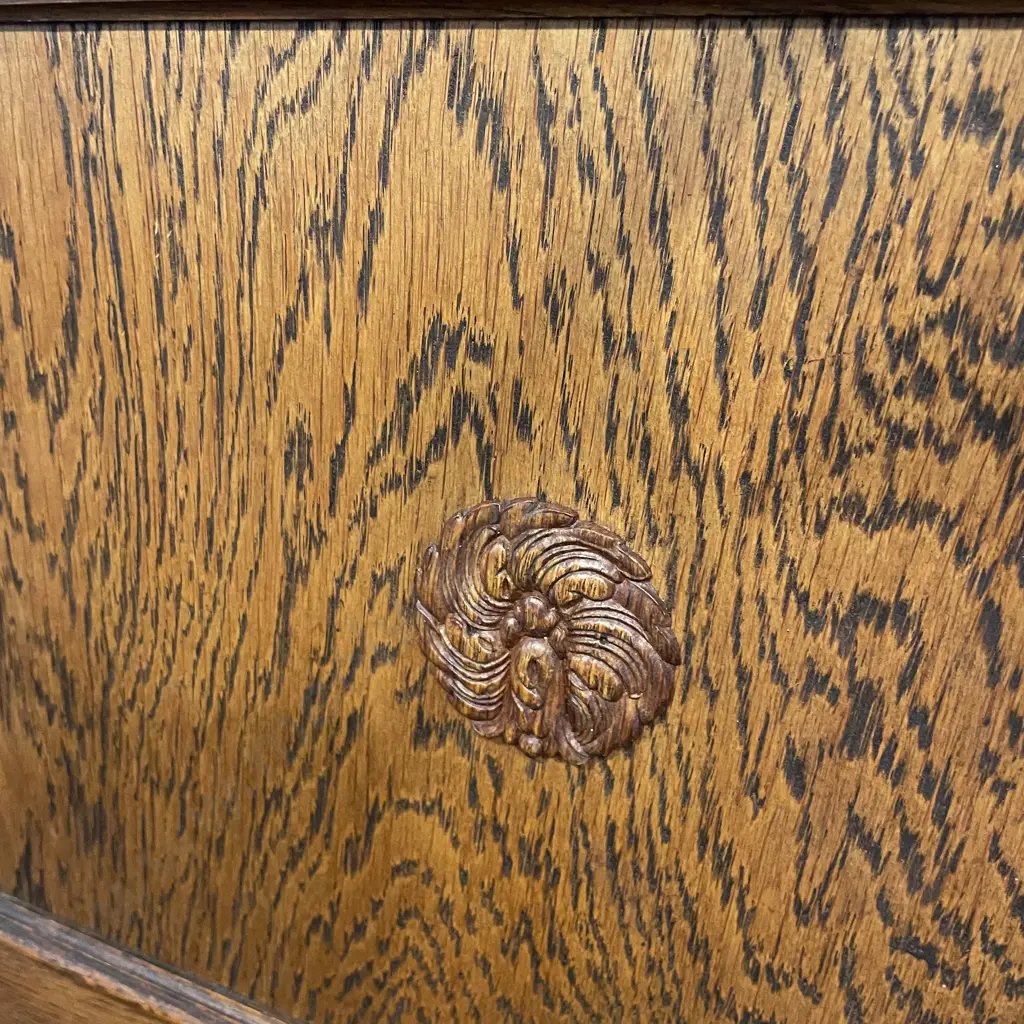 Vintage Solid Oak Art Deco Sideboard/Buffet, 2 Door 2 Drawer, Ornate Detail with Carved Keyhole Border, L138 H112 D47cm Image 1++