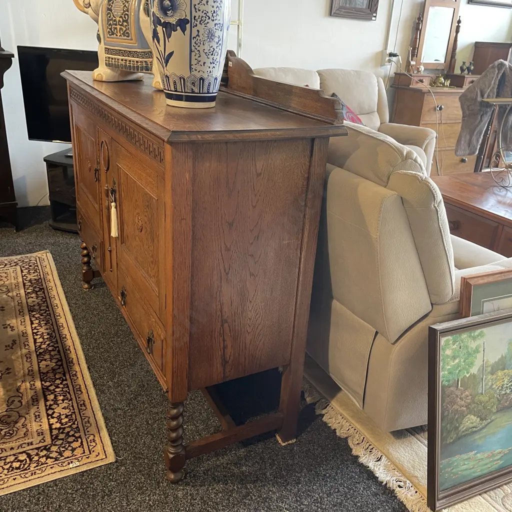 Vintage Solid Oak Art Deco Sideboard/Buffet, 2 Door 2 Drawer, Ornate Detail with Carved Keyhole Border, L138 H112 D47cm Image 1++