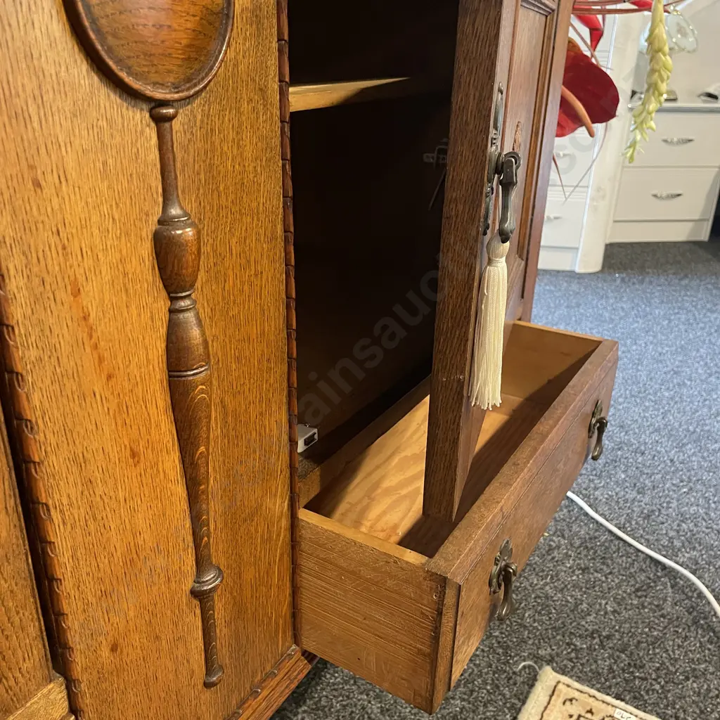 Vintage Solid Oak Art Deco Sideboard/Buffet, 2 Door 2 Drawer, Ornate Detail with Carved Keyhole Border, L138 H112 D47cm Image 1++