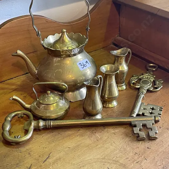 Assorted Vintage Brassware