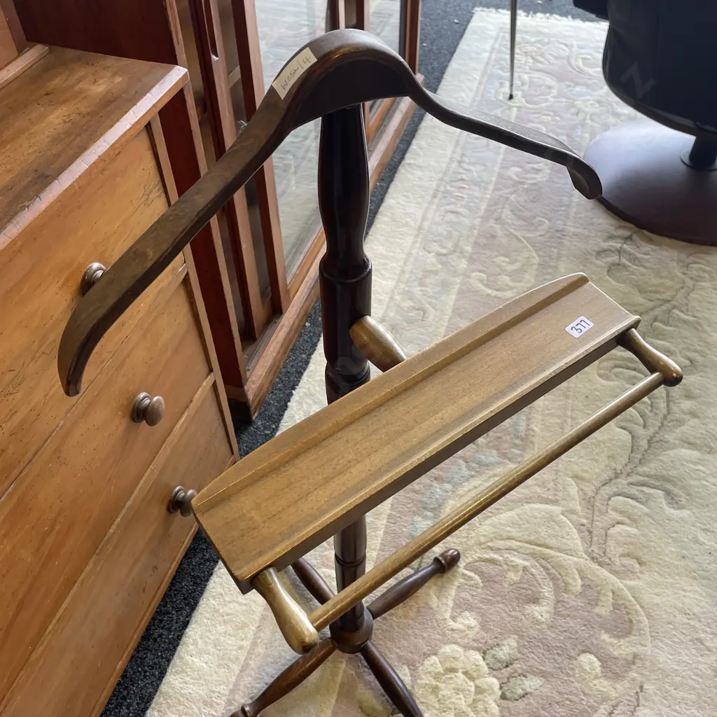 Antique Wooden Gentlemen's Valet/Suit Stand with tray and rail Image 1++