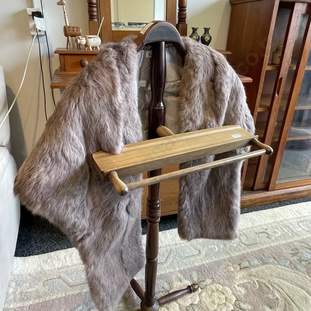 Vintage Fur Stole, Silk Lined. Mauve Grey Colourway Image 1++