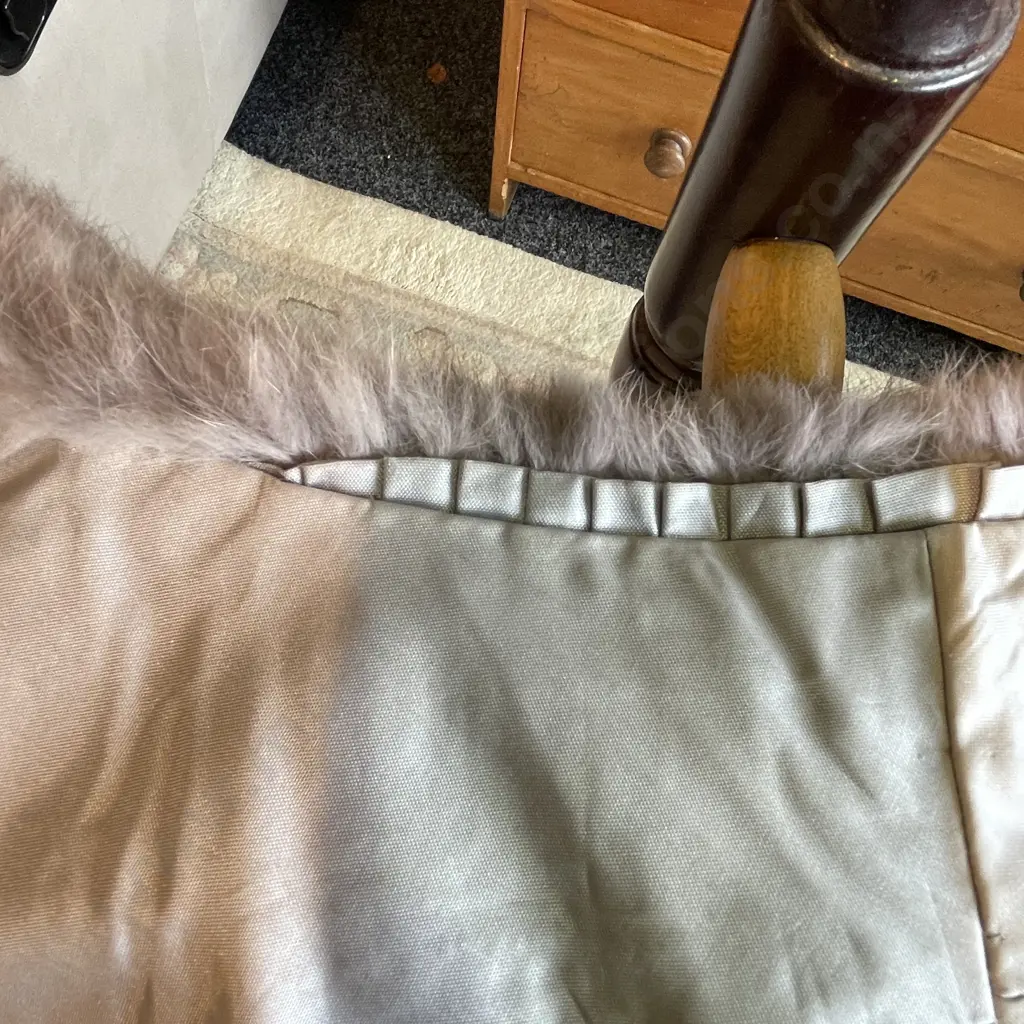 Vintage Fur Stole, Silk Lined. Mauve Grey Colourway Image 1++