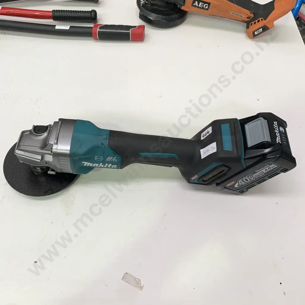 Makita 18 V Grinder - model GA036G with 40 V Battery Image 1++