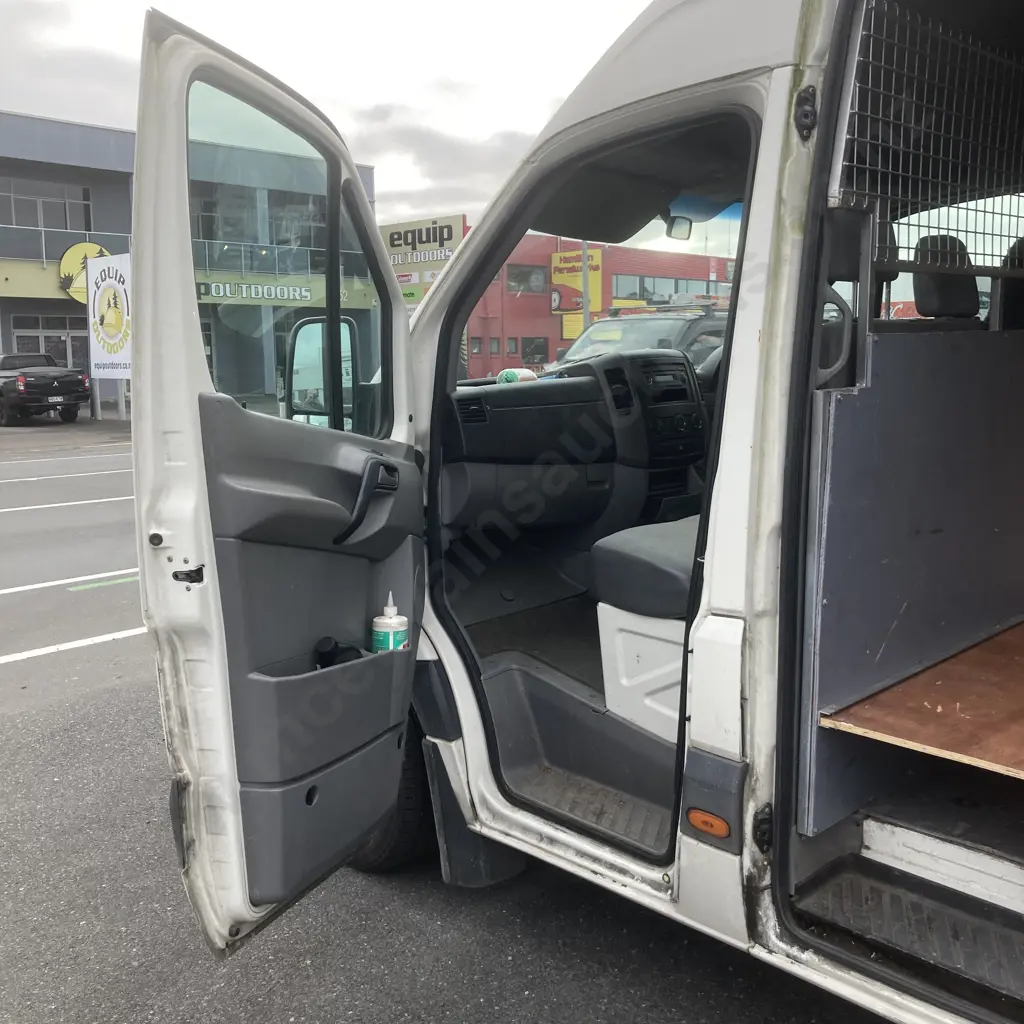 2006 Volkswagen Crafter 35 LWB 100 6M,DQK887, Diesel, Manual, 704227KMs, Reg 4/1/2023, WOF 12/3/2023, RUC 705000kms Image 1++
