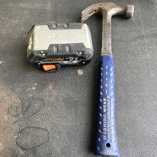 AEG 18V Battery and Est Wing Hammer - File # 220219/6308 (1ITX8PN, 1IVGYVV)