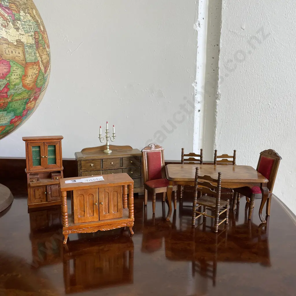 Collection of Miniature Doll House Furniture etc Image 1++