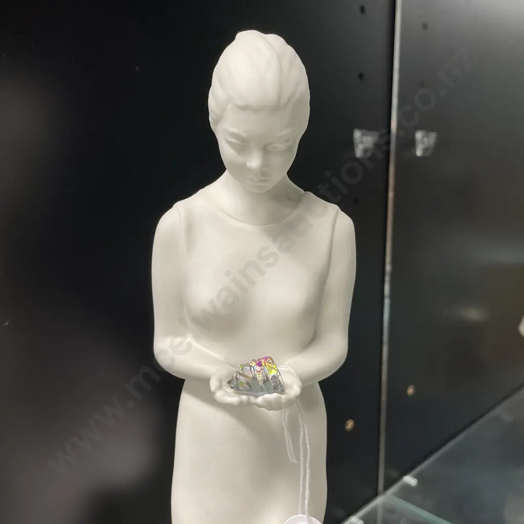 Royal Doulton "Discovery" Figurine HN3428. H30cm Image 1++