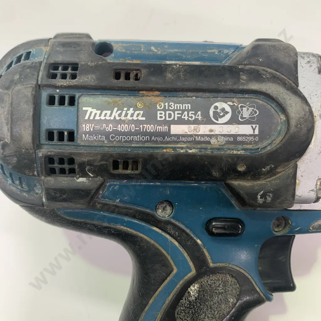 Makita Cordless Driver Drill with 18V Battery Image 1++