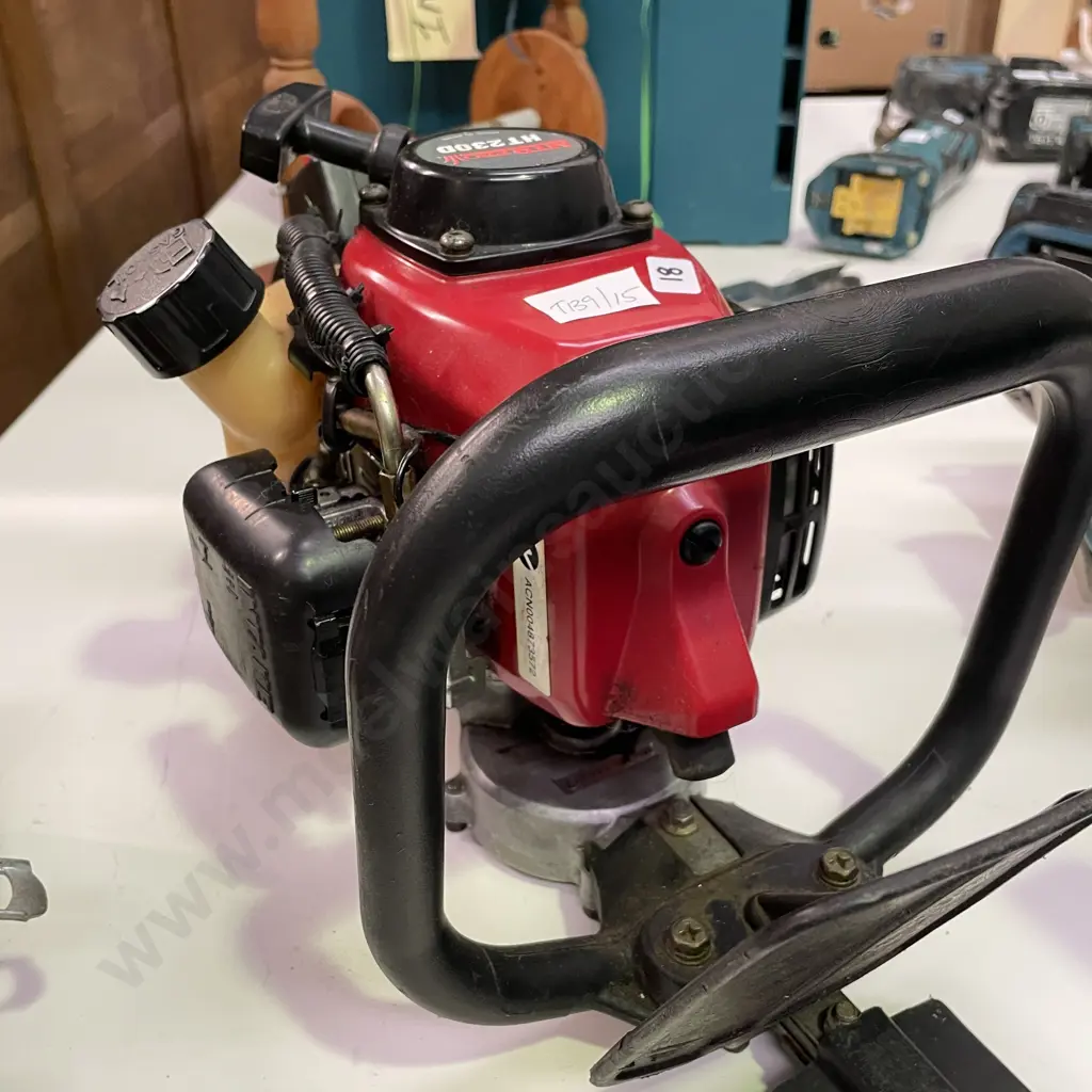 MTD Pro 230D Hedge Trimmer Image 1++