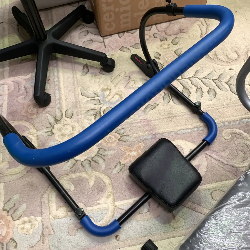 AB King Pro Work out Bench in as new condition with Bonus Body Shaping Equipment Image 1++