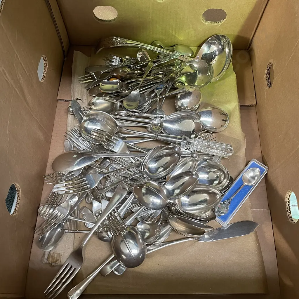 Large Assortment of Vintage Cutlery Image 1++