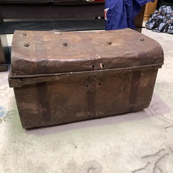 Farra Bros Dunedin Antique Tin Chest. Labels as shown in photographs. 60 x 40 x 37cm