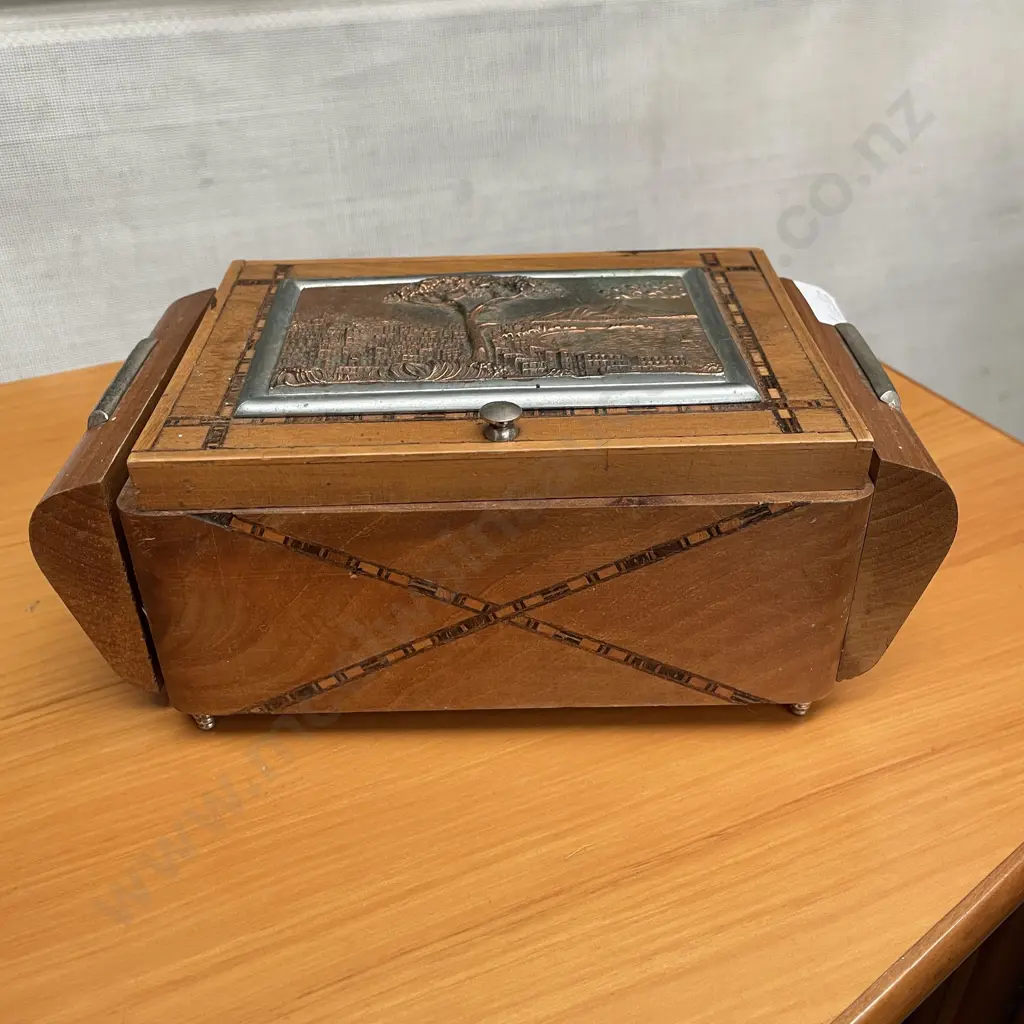 Vintage Art Deco Smokers Box. Inlay detail with copper plaque top. 23 x 14cm H10cm Image 1++