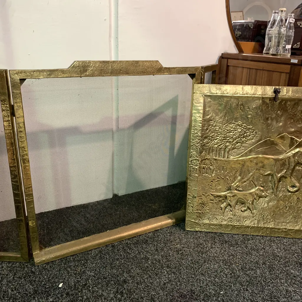 Vintage Fire Screen with moulded beaten brass of hunting dog scene. Mesh tri sides, Removable central panel, H74 W115cm Image 1++