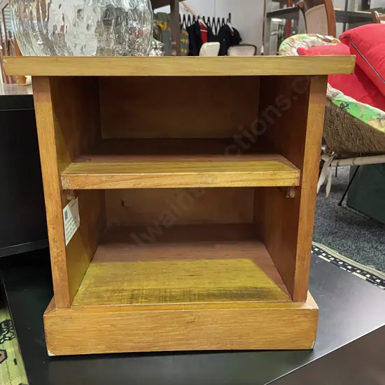 Small Rimu Book Shelf Bedside