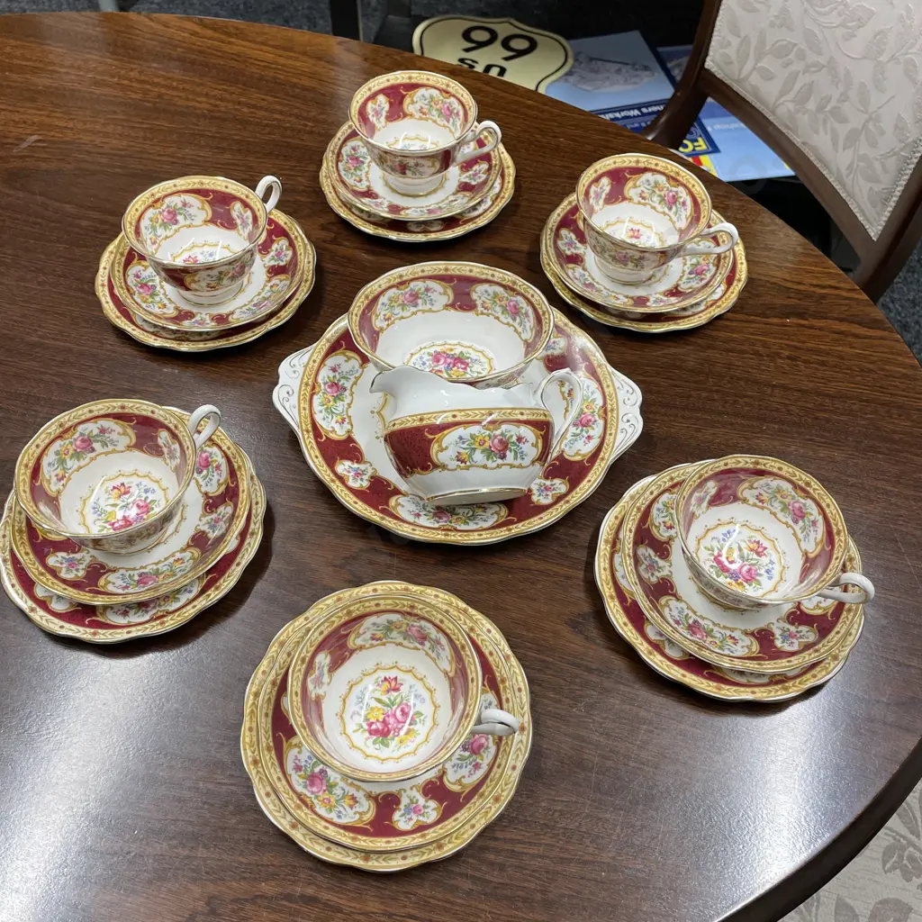 Royal Albert "Lady Hamilton" 21 pce Teaset Image 1++