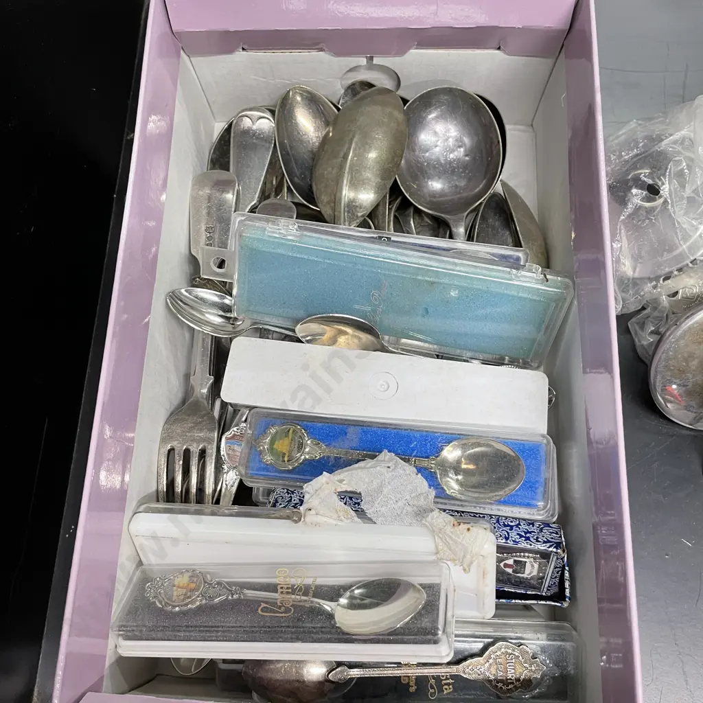 Assortment of Vintage Cutlery including Boxed souvenir spoons Image 1++