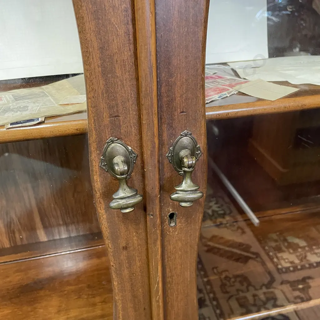 Antique Mahogany Solid Wood Display Cabinet. Two glass doors, original handles. Queen Anne legs. H130 W88 D30cm Image 1++