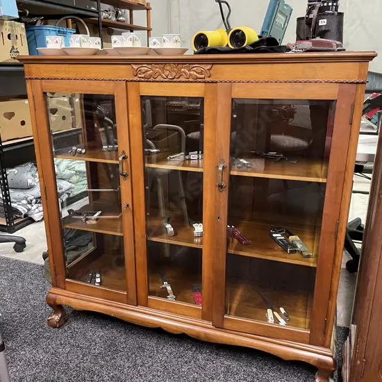 Antique Solid Wood Display Cabinet. Two door, bevelled glass, 3 internal shelves. Claw Feet, lockable with key