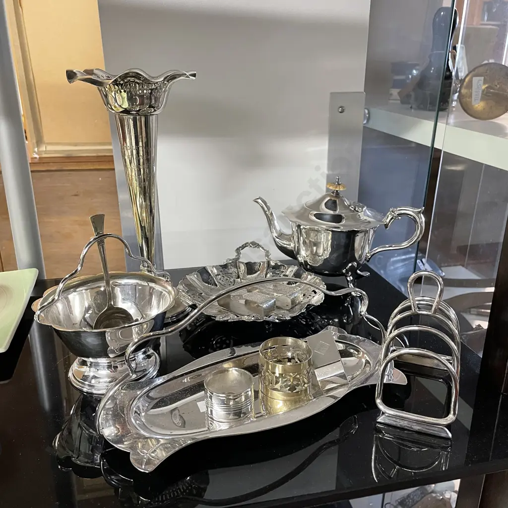 Assortment of Vintage Silverware Image 1++