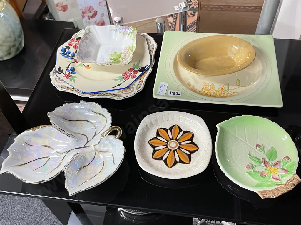 Assortment of Collectable English China Image 1++