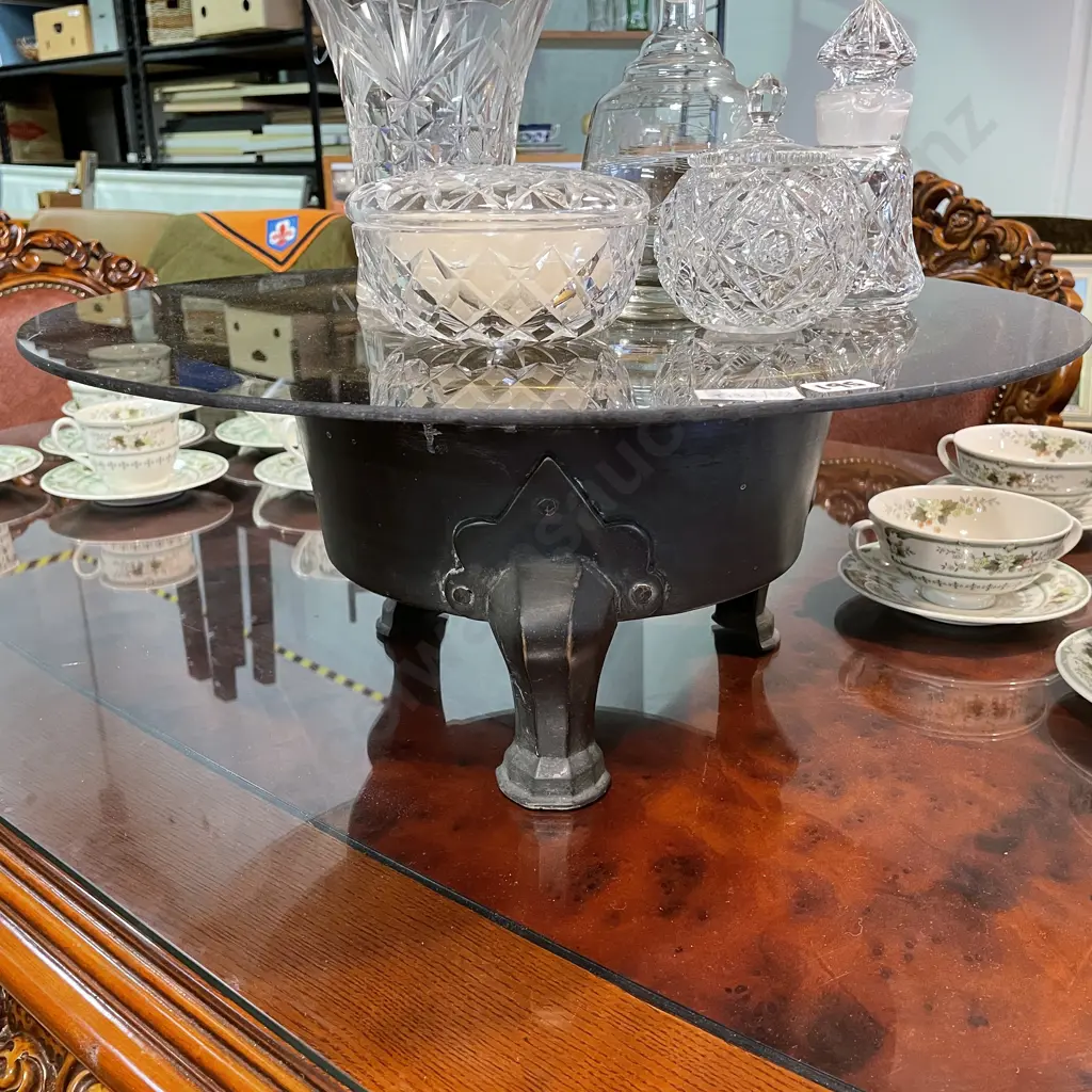 Vintage Solid Brass Centre piece. Could be a brazier or glass topped table piece Image 1++