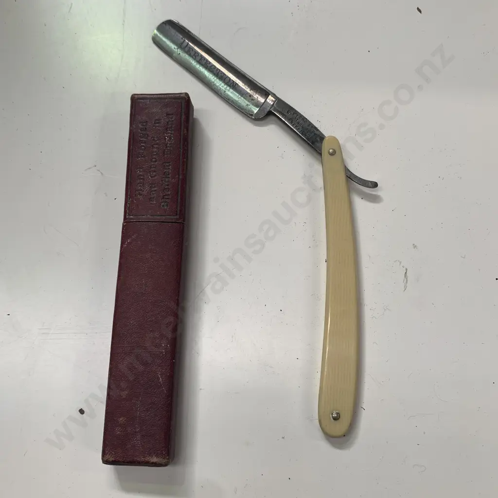Vintage C Myers and Sons Sheffied England Bone Handled Shaving Straight Razor Blade with Leather Case Image 1++