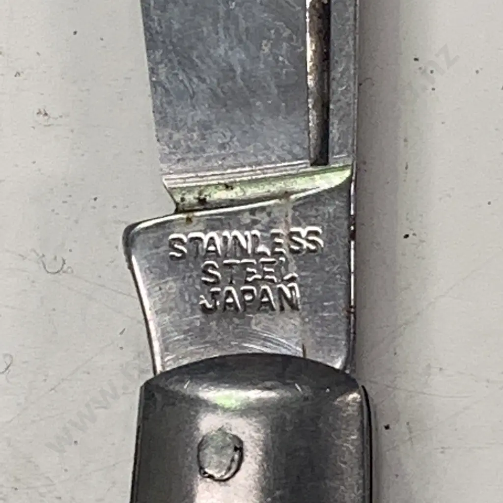 Trio of small Pocket Knives Including Barlow and Imperial etc Image 1++