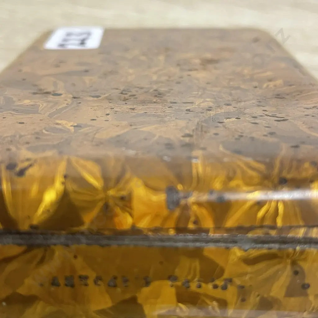 C1880's Jahncke's Snuff/Dressing Making Box. Golf leaf lustre. 10.5 x 7.5cm H2.5cm Image 1++