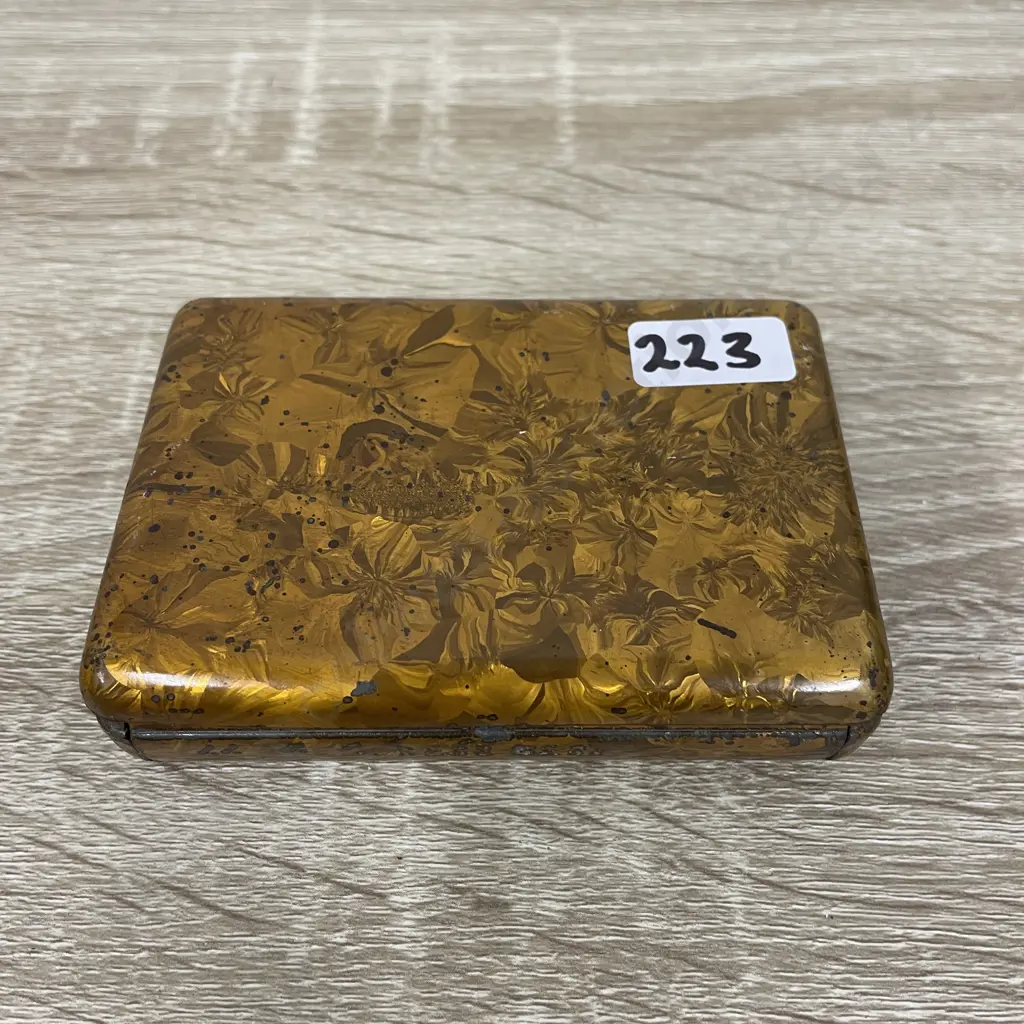 C1880's Jahncke's Snuff/Dressing Making Box. Golf leaf lustre. 10.5 x 7.5cm H2.5cm Image 1++