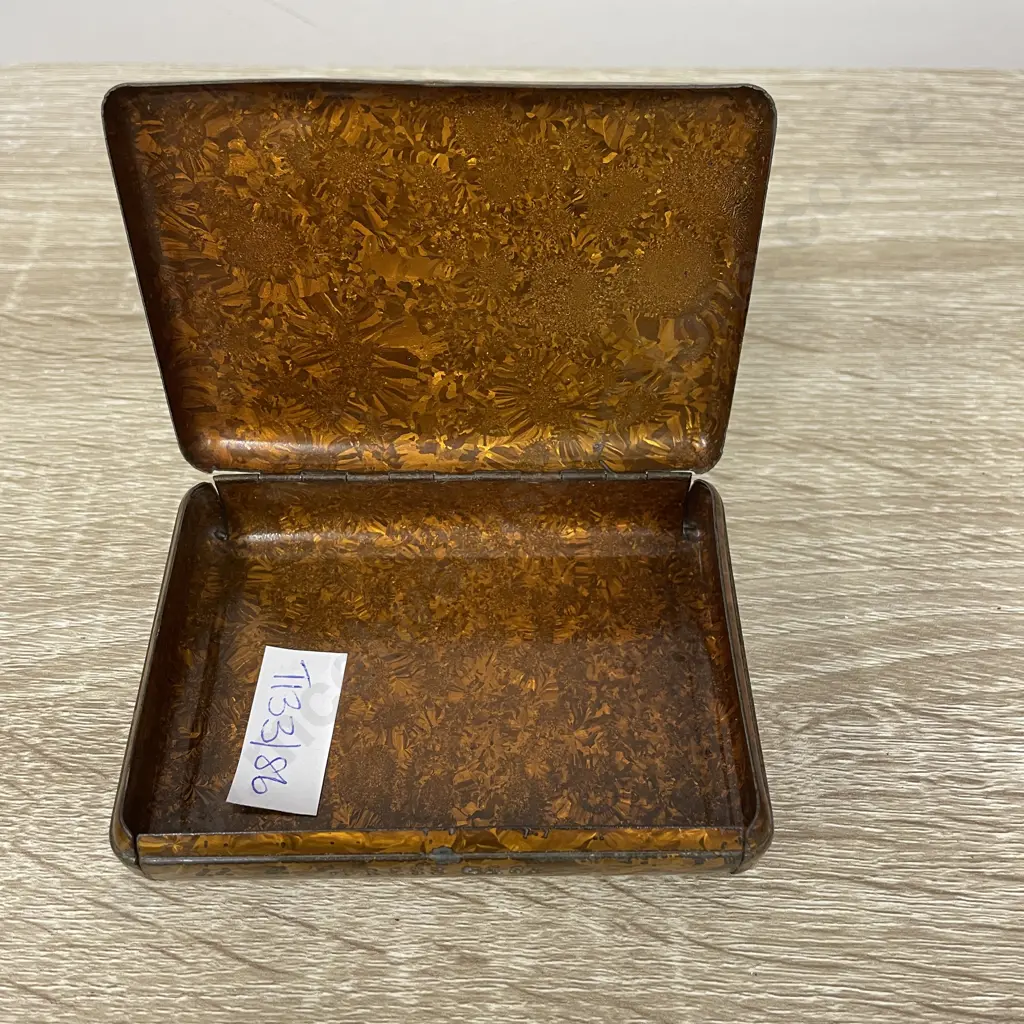 C1880's Jahncke's Snuff/Dressing Making Box. Golf leaf lustre. 10.5 x 7.5cm H2.5cm Image 1++